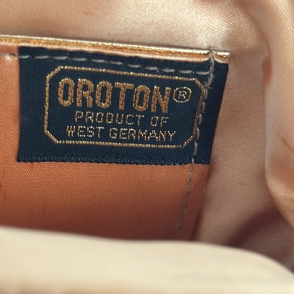 Elegant White Mesh Clutch - Picture 8 of 8